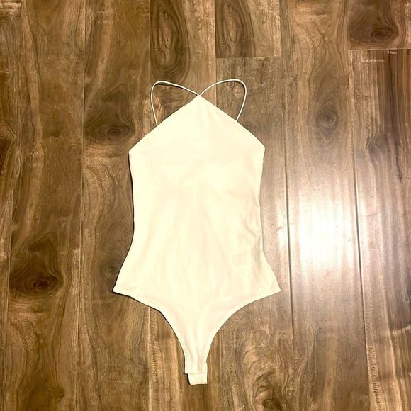H&M Tops - *new* Bodysuit